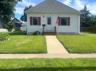 723 S 5th Ave W, Newton, IA 50208