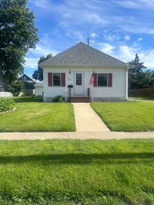723 S 5th Ave W, Newton, IA, 50208