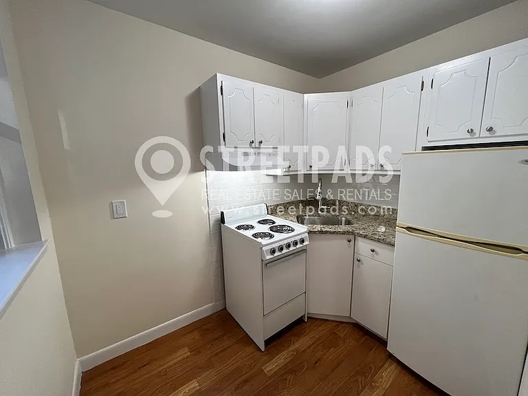 64 Brighton Ave — Photo 3