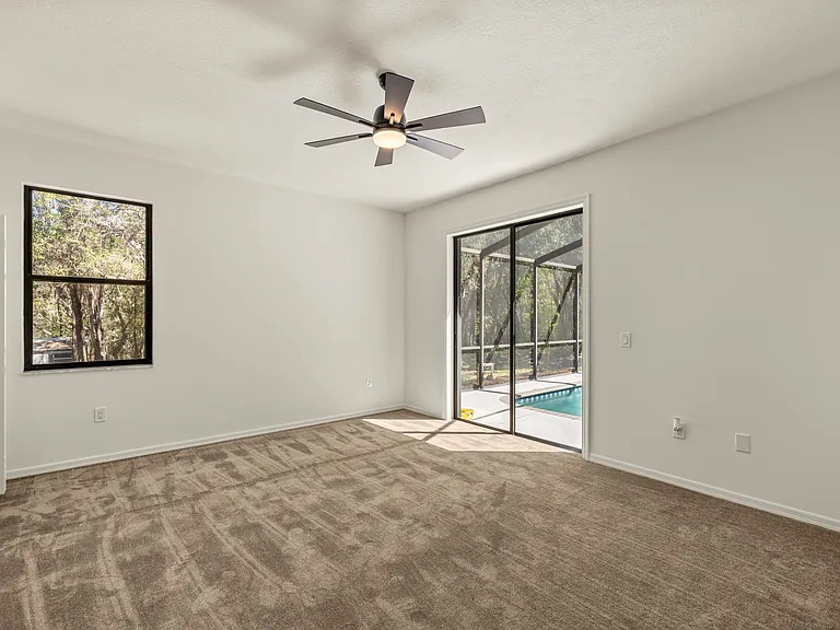 315 E Reehill St — Photo 21