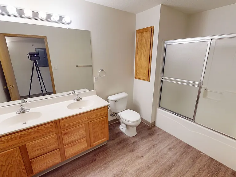1327 Walton Dr — Photo 5