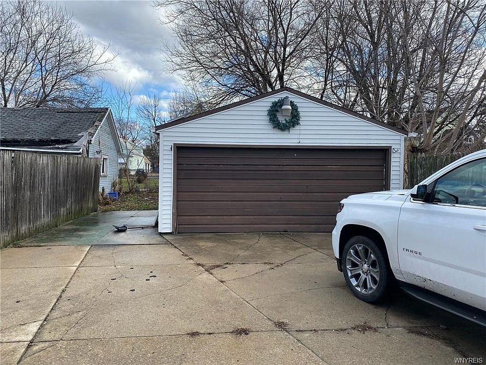2nd image of 57 E End Ave