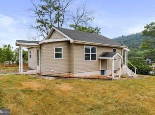 70 S Oriental Cir, Berkeley Springs, WV 25411