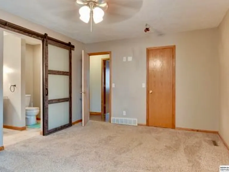 4845 Hiland Dr — Photo 3
