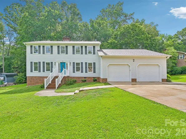 561 Briarwood Rd, Lancaster, SC 29720