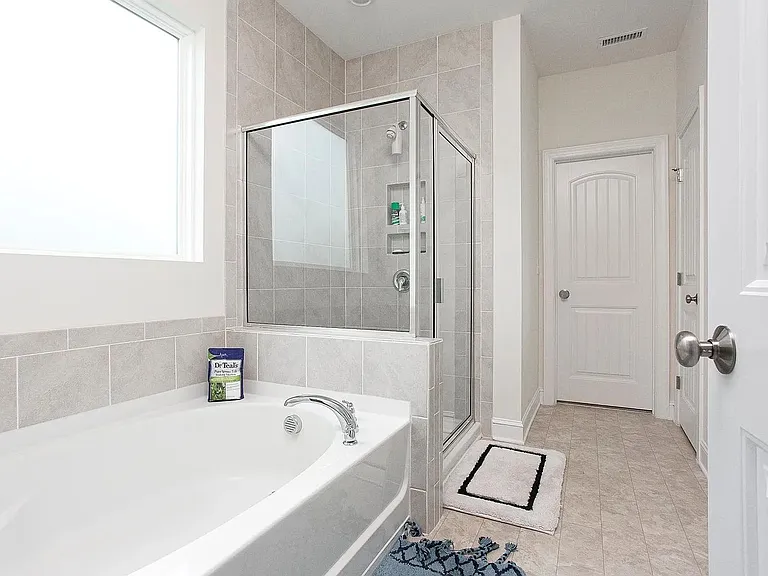 24 Tradewind Ct — Photo 5