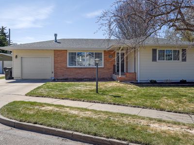 825 W Owens Ave, Bismarck, ND, 58501