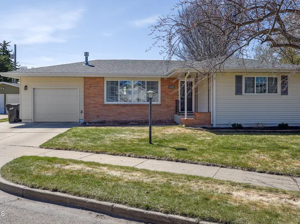 825 W Owens Ave, Bismarck, ND 58501