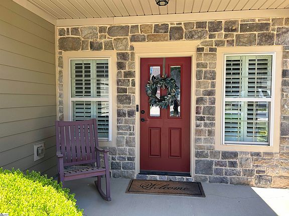 4th image of 39 Briarhill Dr