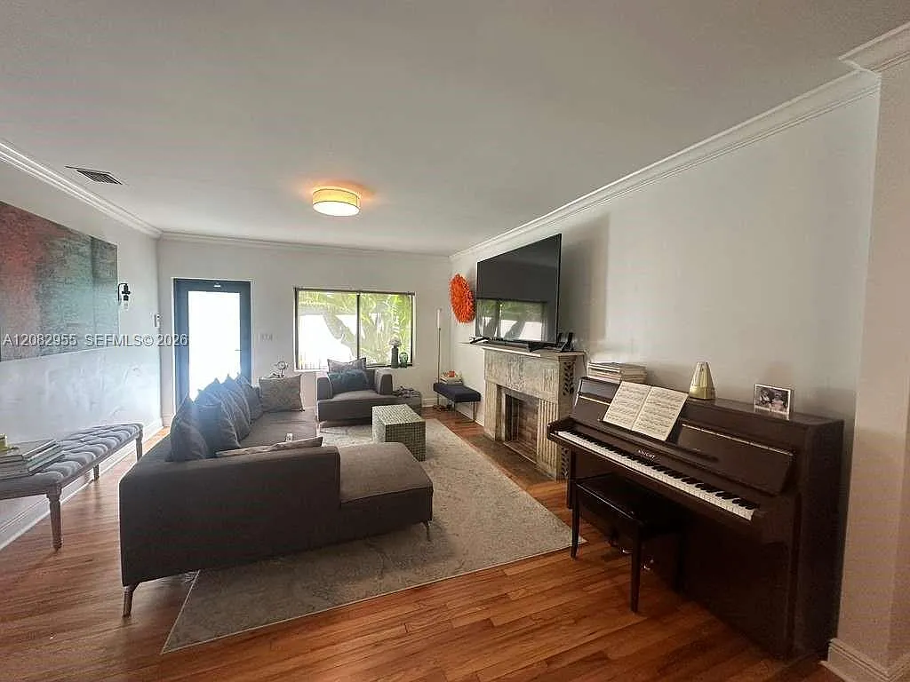 Glen Gables — Photo 4