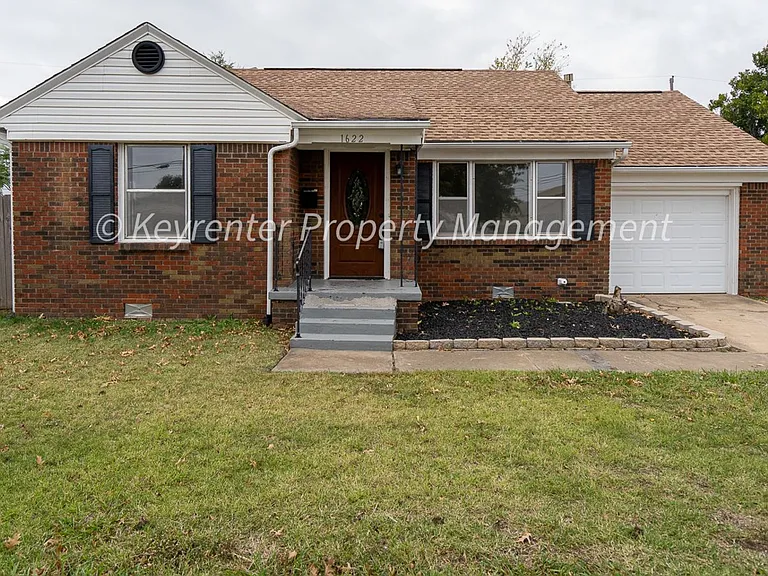 1622 W Britton Rd — Photo 8