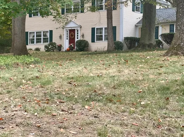 1108 Independence Dr, West Chester, PA 19382