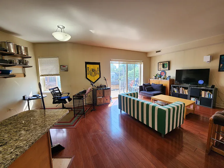 2318 N Milwaukee Ave #303 — Photo 7