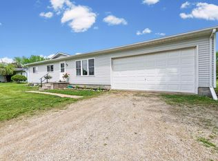102 Charles St, Capac, MI 48014