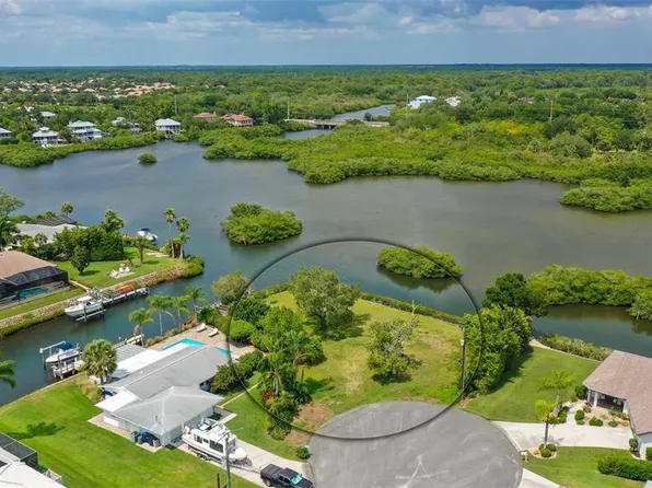 350 Michelangelo Dr, Osprey, FL 34229