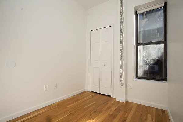 Rented by Blip LLC | media 21