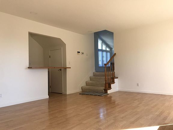 4th image of 3095 Knickerson Dr