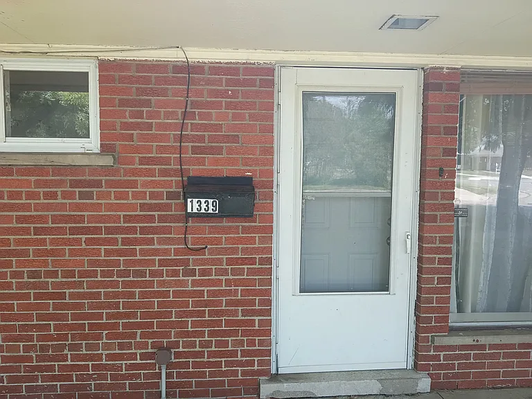 Electric Ave — Photo 4