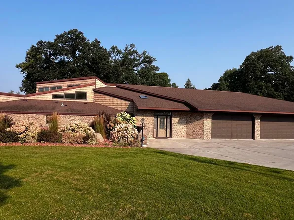 14253 Riverbend Trl, Thief River Falls, MN 56701