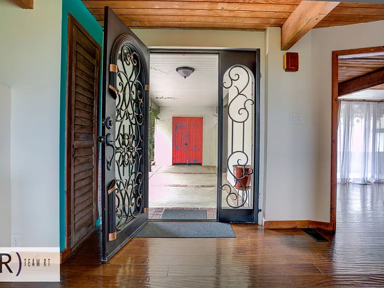5304 Grassy Trail Dr — Photo 8