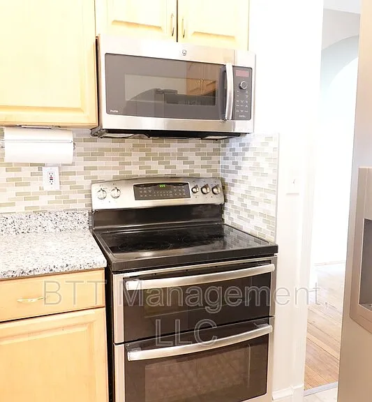 800 Maplewood Ave #1 — Photo 53
