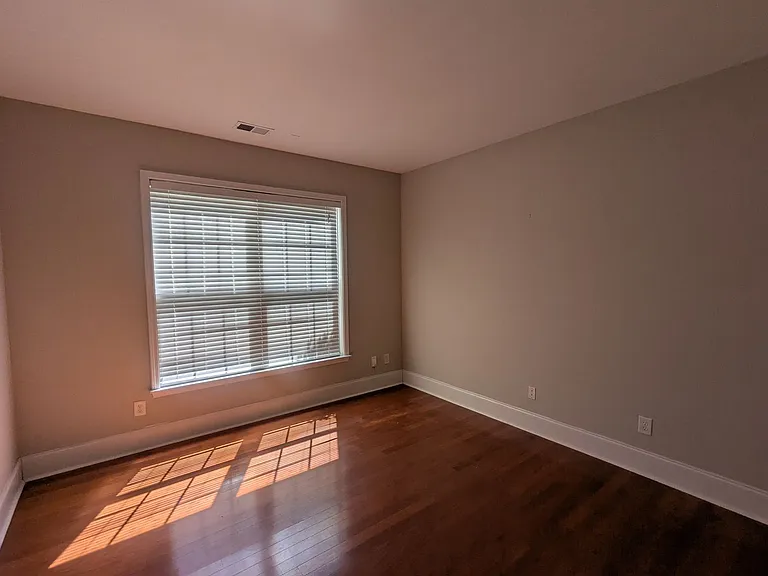 7894 Woodmere Dr — Photo 9