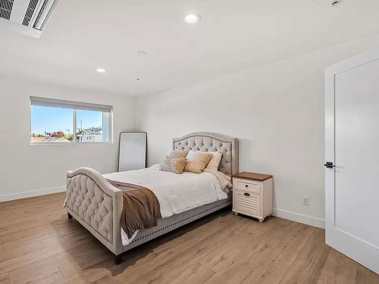 24836 Narbonne Ave — Photo 19