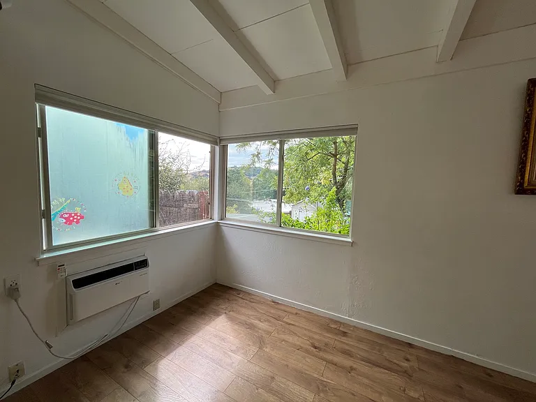 1181 Bacon Way — Photo 4