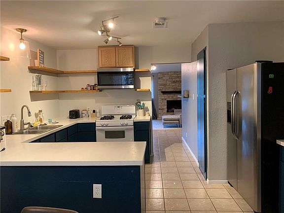 5th image of 6807 Thorncliffe Dr #B