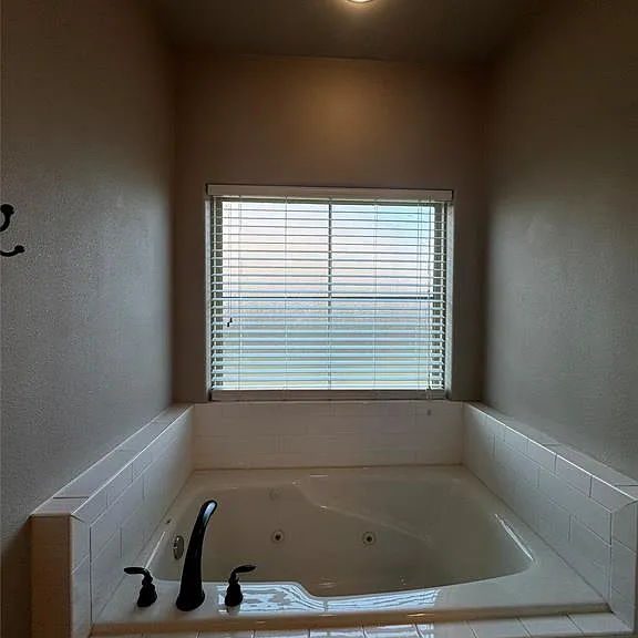 250 Southlake Dr — Photo 13