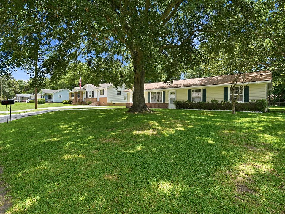 1st image of 227 Farm Rd