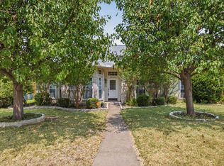 1517 Palisades Dr, Carrollton, TX 75007