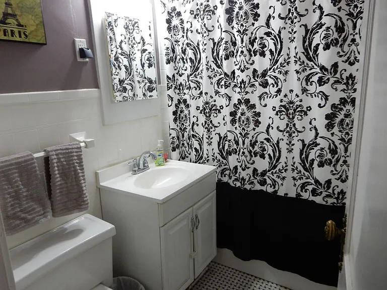2823 Madison Rd — Photo 6