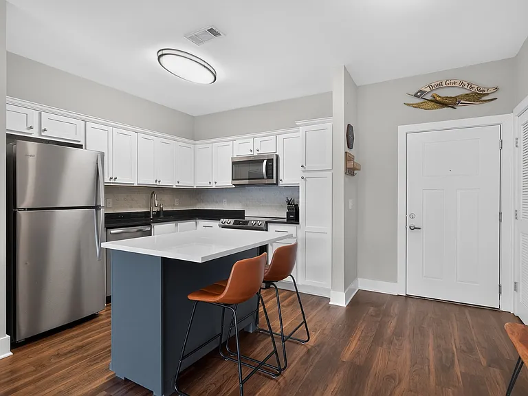 934 Governors Ct #105 — Photo 3
