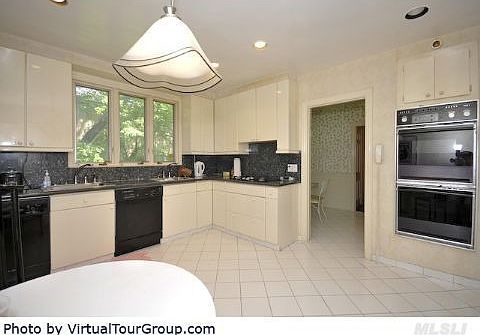 3rd image of 10855 Jewel Ave