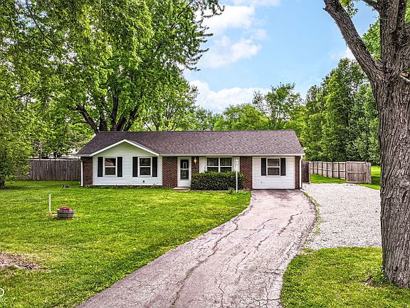 2nd image of 8177 N Poplar Dr