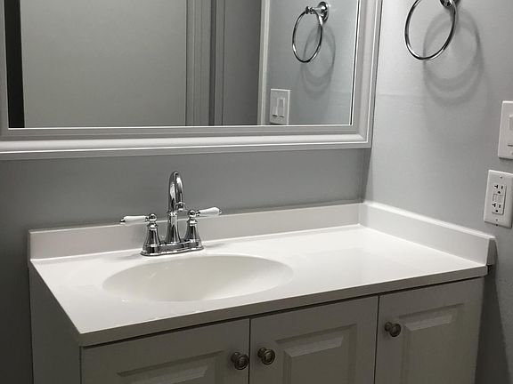 4th image of 225 Richfield Dr APT 17