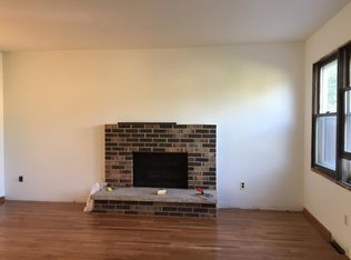 6702 Hill Ridge Dr, Greendale, WI 53129