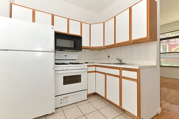 Rented by J Misrahi Realty Corp | media 37