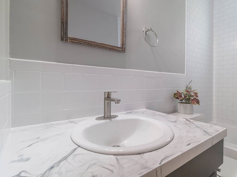 1st image of 2354 Kermit Ave