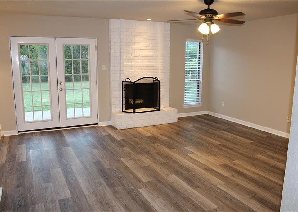 1st image of 1509 Greenfield Dr