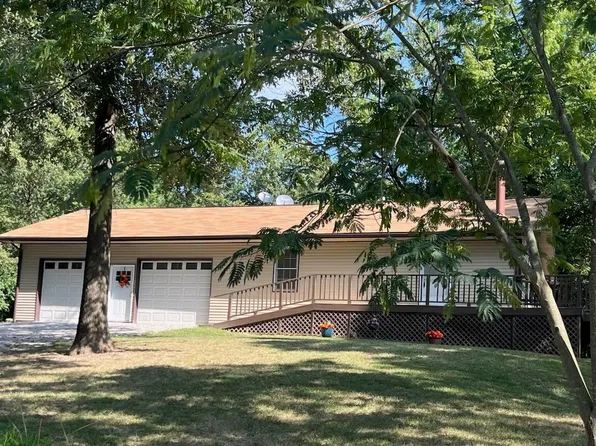 8668 Pin Oak Rd, Edwardsville, IL 62025