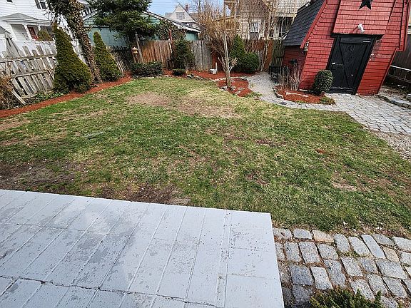 Deck off of rear Kitchen dr