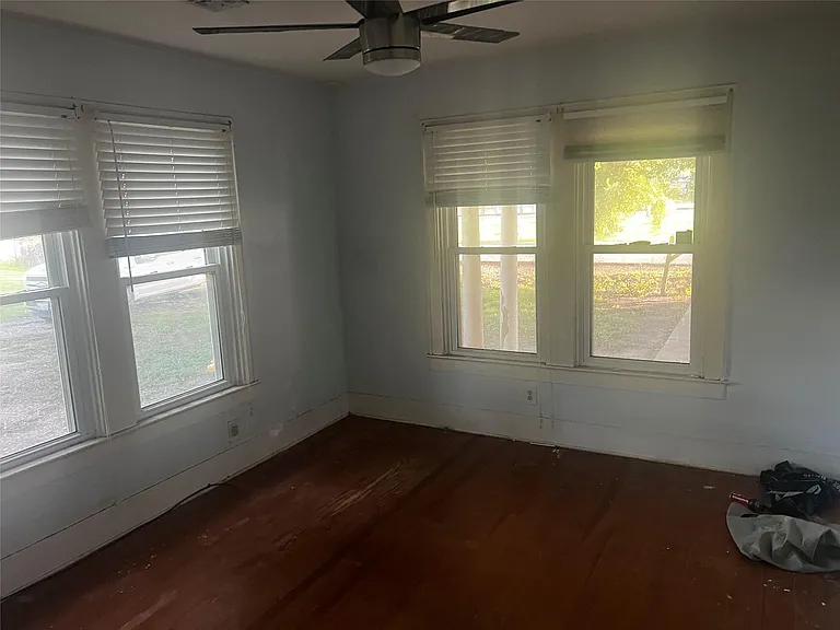 701 Oak St — Photo 8