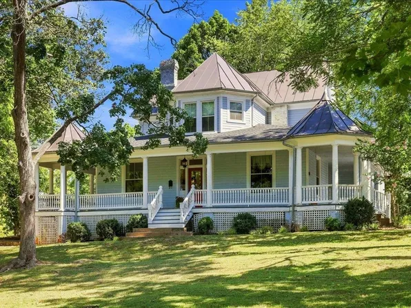 718 Donaghe St, Staunton, VA 24401