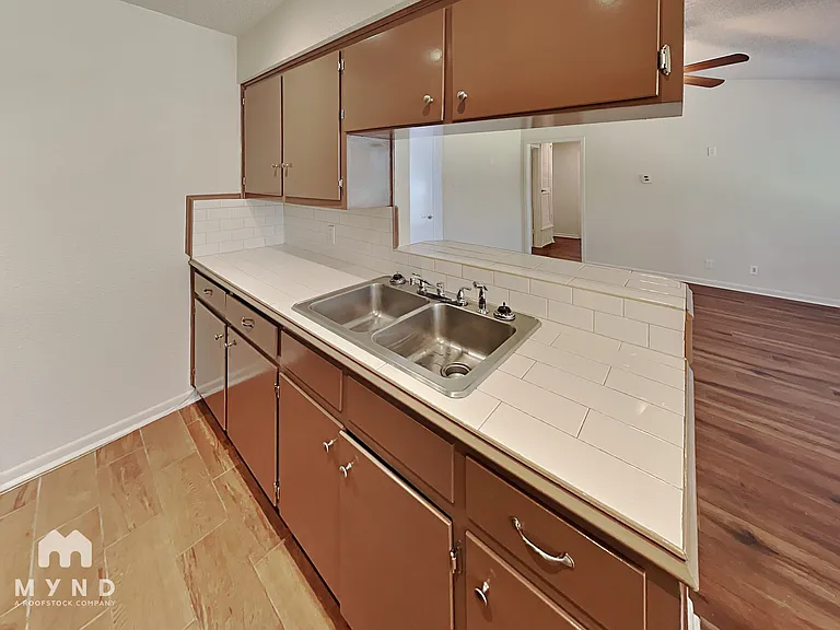 5204 Regency Cv — Photo 6