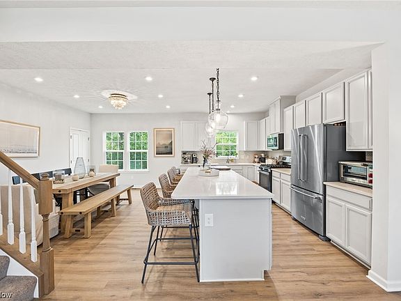 5th image of 4035 N Steels Cir