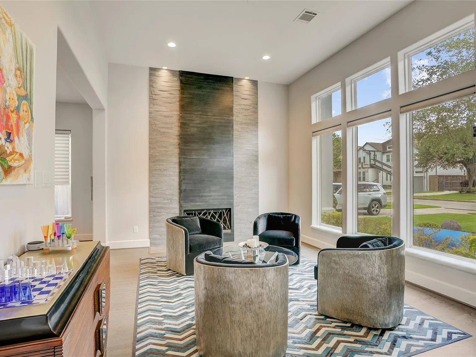 4 bed, 3.5 bath, 3842 sqft, $11,000 — Photo 4