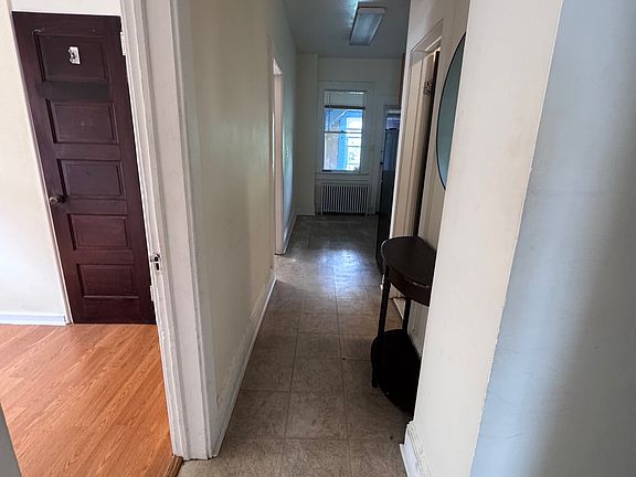 2nd image of 261 Glenhill Ave
