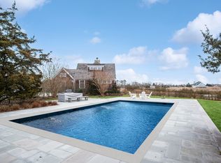 18 Pleasant Ave, Westhampton, NY 11977